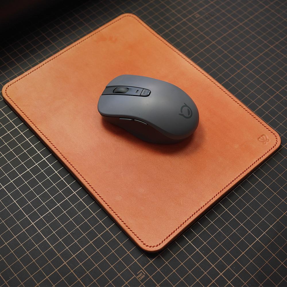 Hand-Stitched Italian Veg-Tanned Leather Mouse Pad